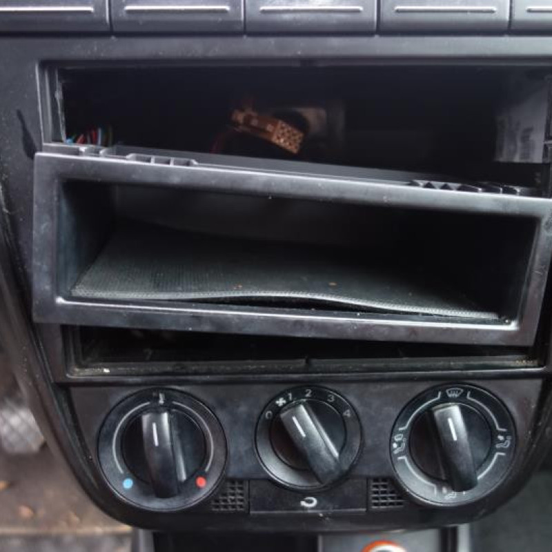 Renfort pare choc arriere (traverse) VOLKSWAGEN FOX Photo n°8