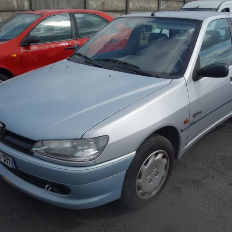 Feu arriere principal droit (feux) PEUGEOT 306 Photo n°3