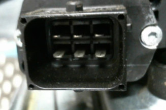 Leve vitre electrique avant droit OPEL CORSA D Photo n°1