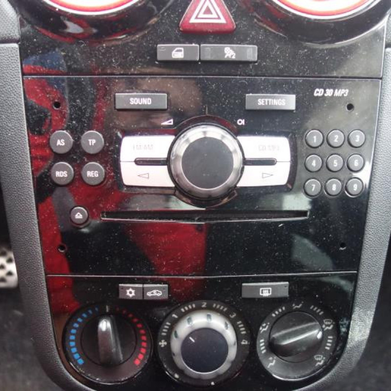 Leve vitre electrique avant droit OPEL CORSA D Photo n°10