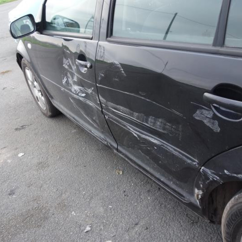 Porte avant droit VOLKSWAGEN GOLF 4 Photo n°7