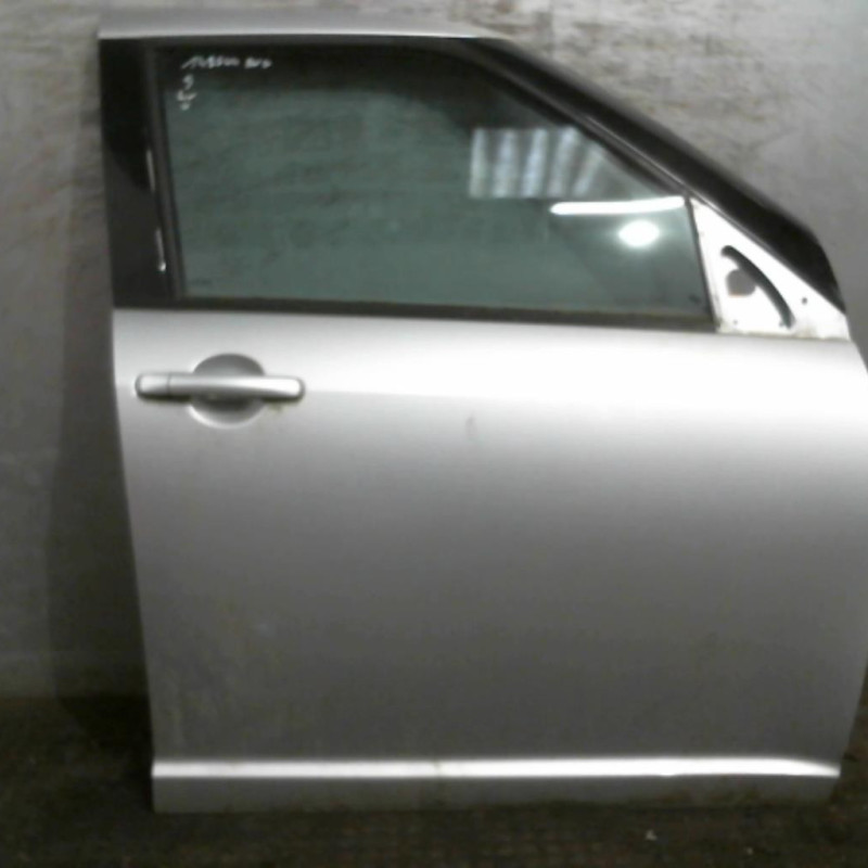 Porte avant droit SUZUKI SWIFT 3 Photo n°1