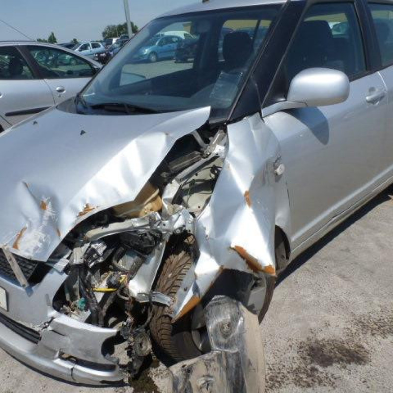 Porte avant droit SUZUKI SWIFT 3 Photo n°3