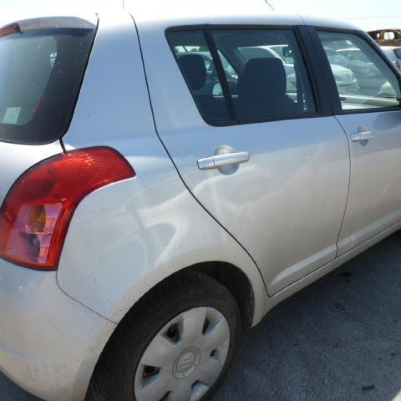 Porte avant droit SUZUKI SWIFT 3 Photo n°6