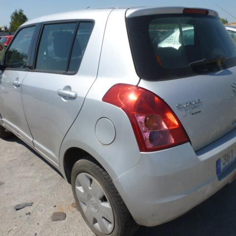 Porte avant droit SUZUKI SWIFT 3 Photo n°7