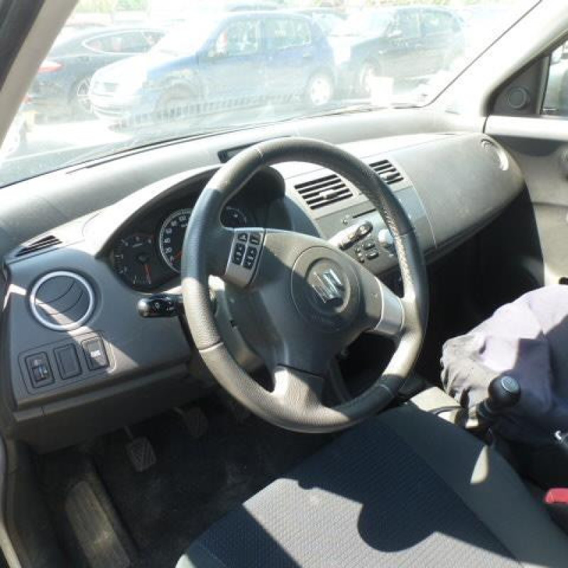 Porte avant droit SUZUKI SWIFT 3 Photo n°8