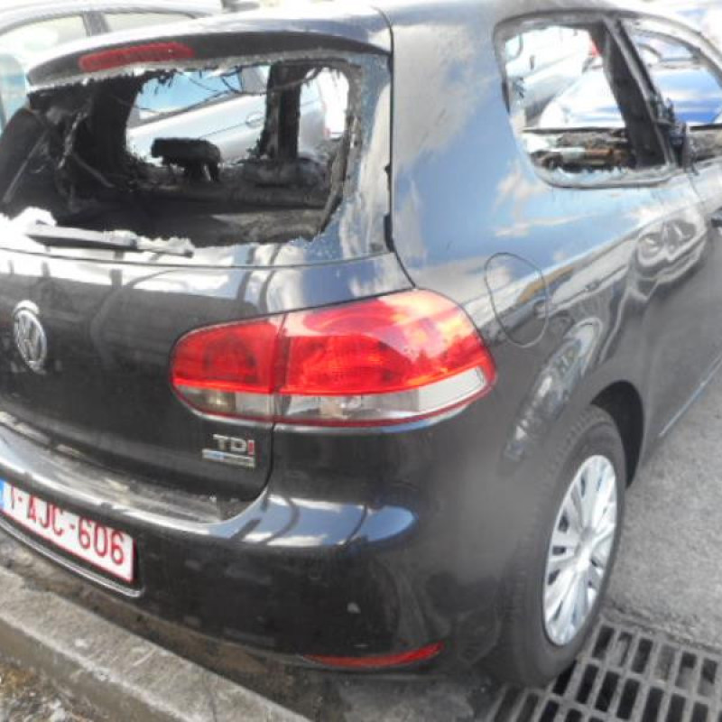 Feu arriere secondaire gauche (feux) VOLKSWAGEN GOLF 6 Photo n°4