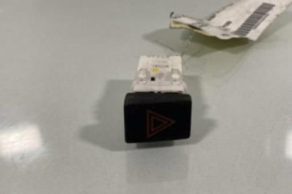 Bouton de warning NISSAN QASHQAI 1 Photo n°1
