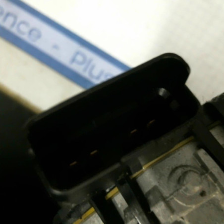 Moteur essuie glace avant PEUGEOT 2008 1