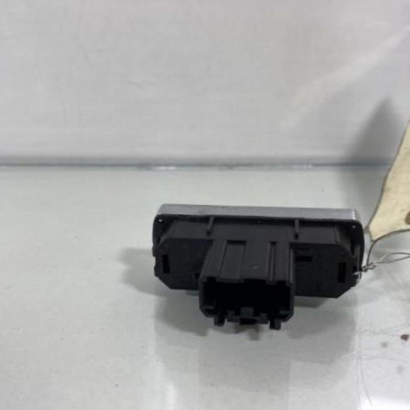 Bouton de warning FORD MONDEO 3 Photo n°3