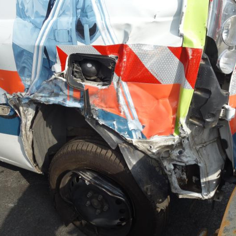 Compresseur clim RENAULT KANGOO 2 Photo n°8