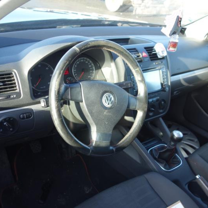 Renfort pare choc arriere (traverse) VOLKSWAGEN GOLF 5 Photo n°8