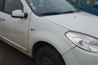 Poignee porte avant gauche DACIA SANDERO 1