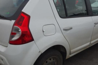 Poignee porte avant gauche DACIA SANDERO 1
