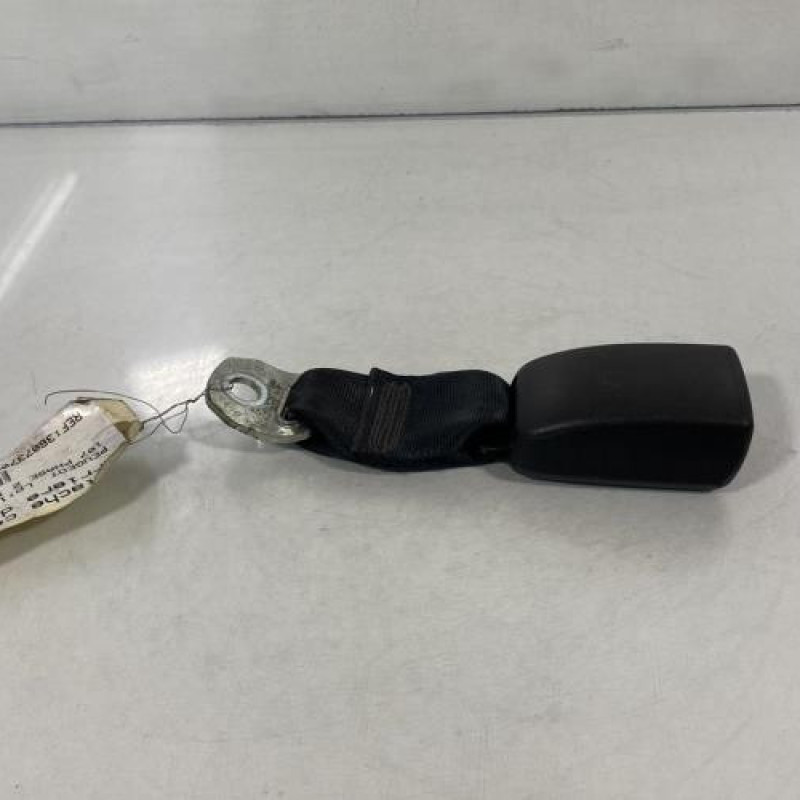 Attache ceinture arriere droit PEUGEOT 107 Photo n°3