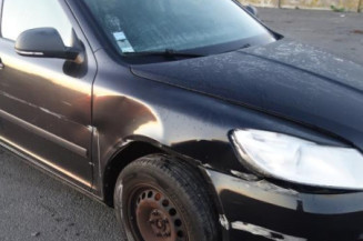 Pretensionneur de ceinture avant droit SKODA OCTAVIA 2