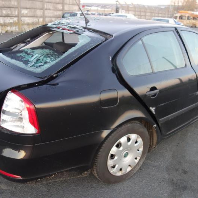 Pretensionneur de ceinture avant droit SKODA OCTAVIA 2 Photo n°6