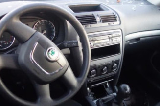Pretensionneur de ceinture avant droit SKODA OCTAVIA 2