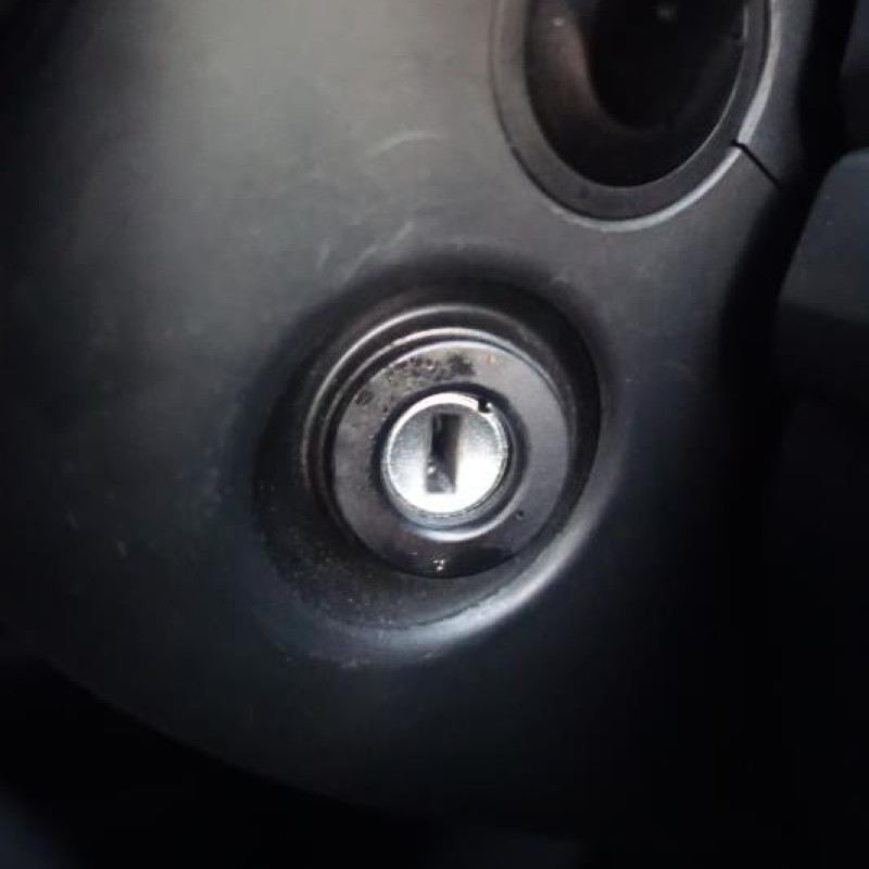 Pretensionneur de ceinture avant droit SKODA OCTAVIA 2 Photo n°11
