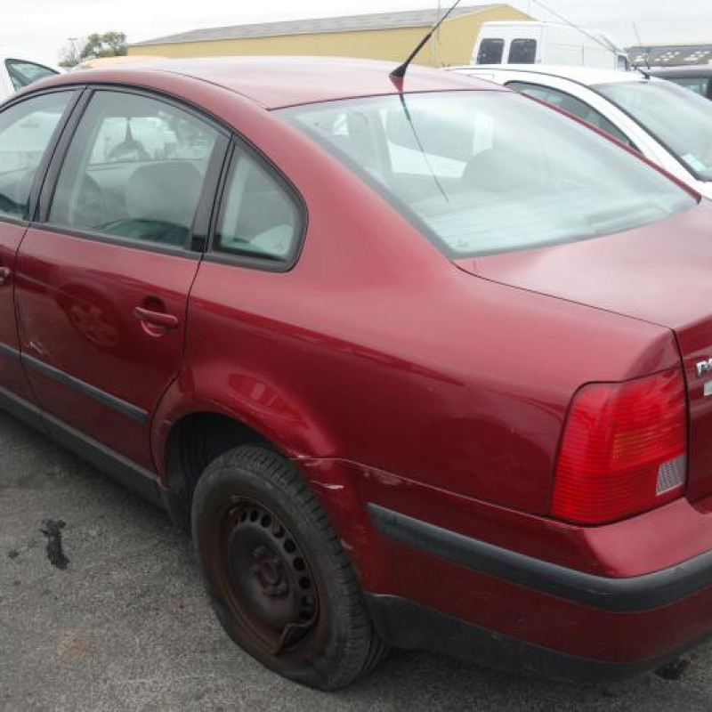 Pare choc avant VOLKSWAGEN PASSAT 4 Photo n°8