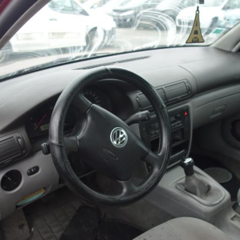 Pare choc avant VOLKSWAGEN PASSAT 4 Photo n°10