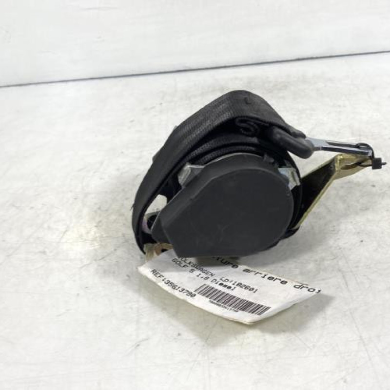 Ceinture arriere droit VOLKSWAGEN GOLF 5 Photo n°3