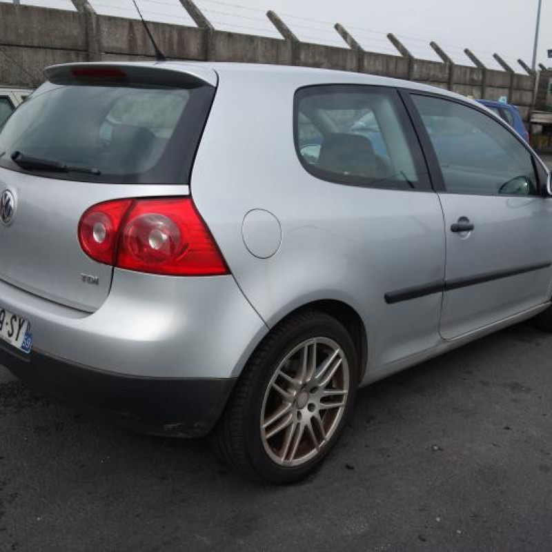 Pretensionneur de ceinture avant droit VOLKSWAGEN GOLF 5 Photo n°6