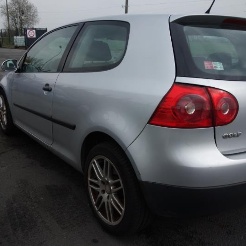 Pretensionneur de ceinture avant droit VOLKSWAGEN GOLF 5 Photo n°7