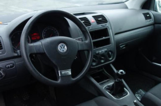 Pretensionneur de ceinture avant droit VOLKSWAGEN GOLF 5