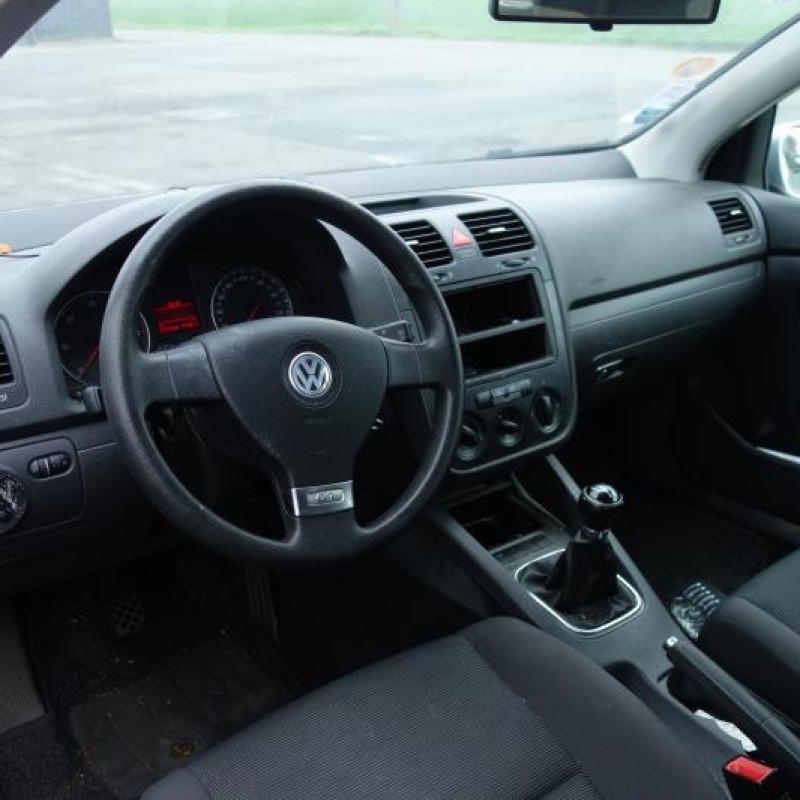 Pretensionneur de ceinture avant droit VOLKSWAGEN GOLF 5 Photo n°8