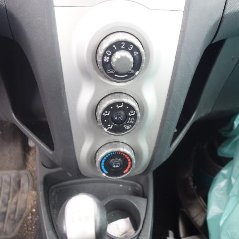 Trappe d'essence TOYOTA YARIS 2 Photo n°8