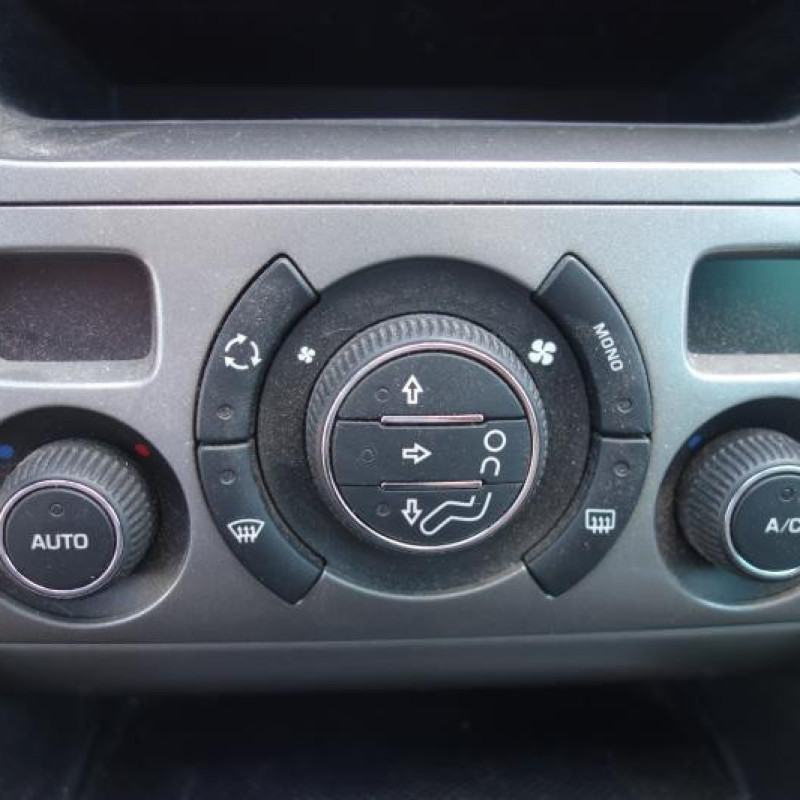 Pretensionneur de ceinture avant droit PEUGEOT 308 1 SW Photo n°9