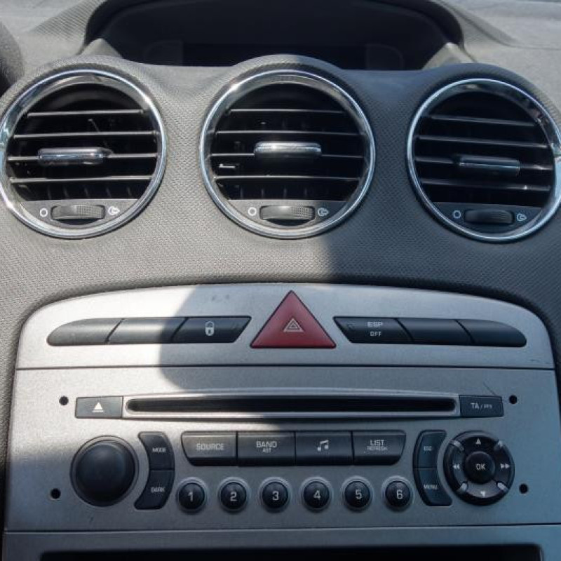 Pretensionneur de ceinture avant gauche PEUGEOT 308 1 SW Photo n°10
