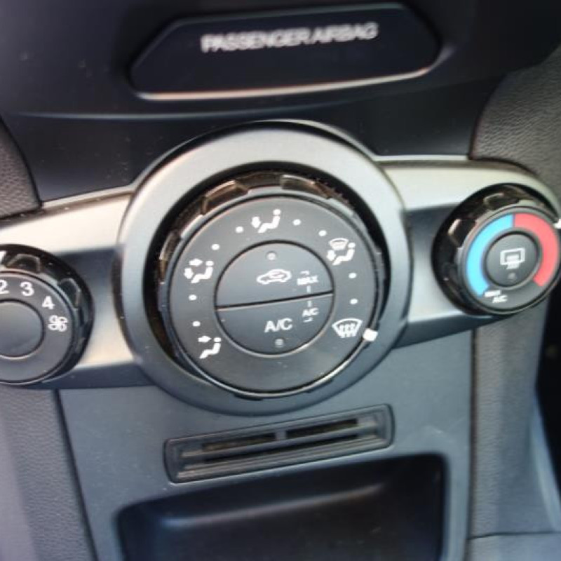 Boite a gants FORD FIESTA 6 Photo n°8