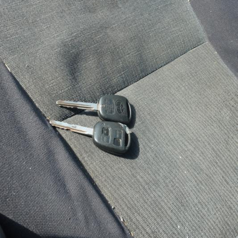 Poignee porte avant gauche TOYOTA COROLLA 10 Photo n°11