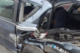 Attache ceinture avant droit PEUGEOT 1007