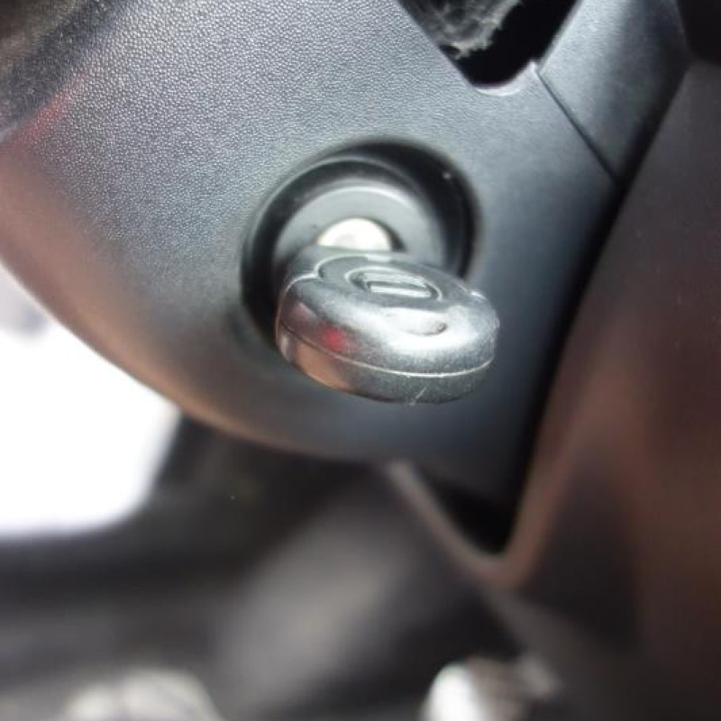 Pretensionneur de ceinture avant gauche SEAT IBIZA 3 Photo n°11