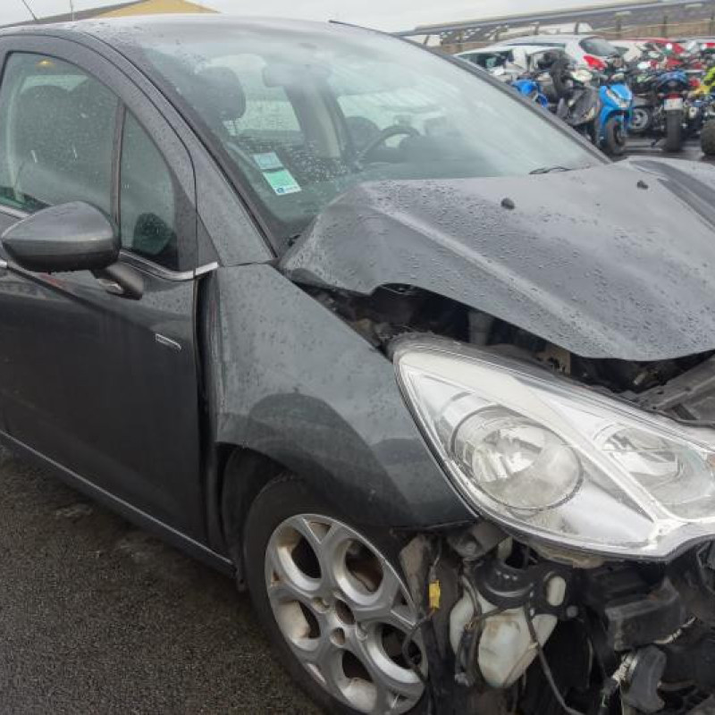 Attache ceinture avant droit CITROEN C3 2 Photo n°6