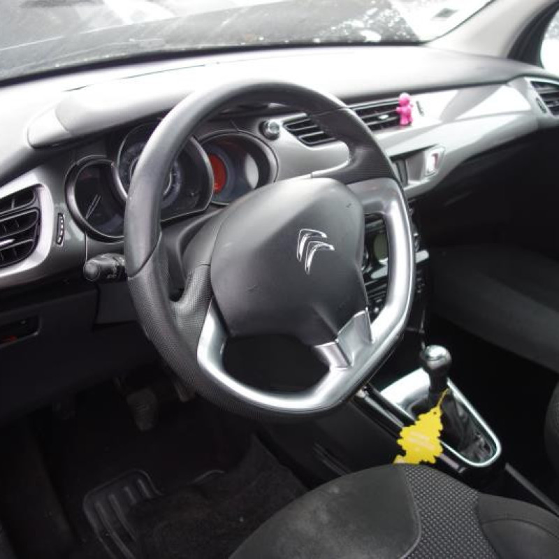 Attache ceinture avant droit CITROEN C3 2 Photo n°10