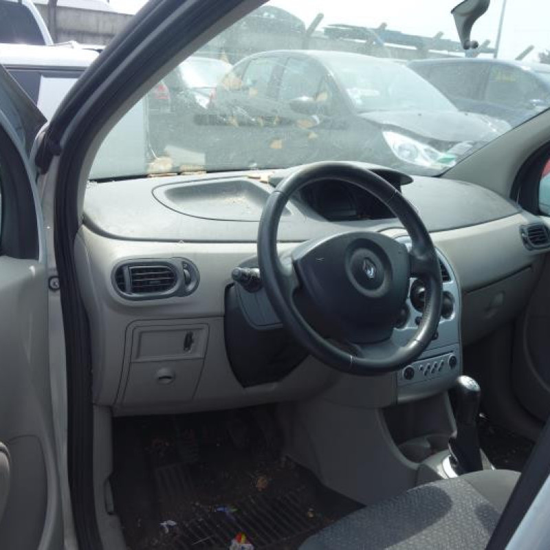 Trappe d'essence RENAULT MODUS Photo n°8