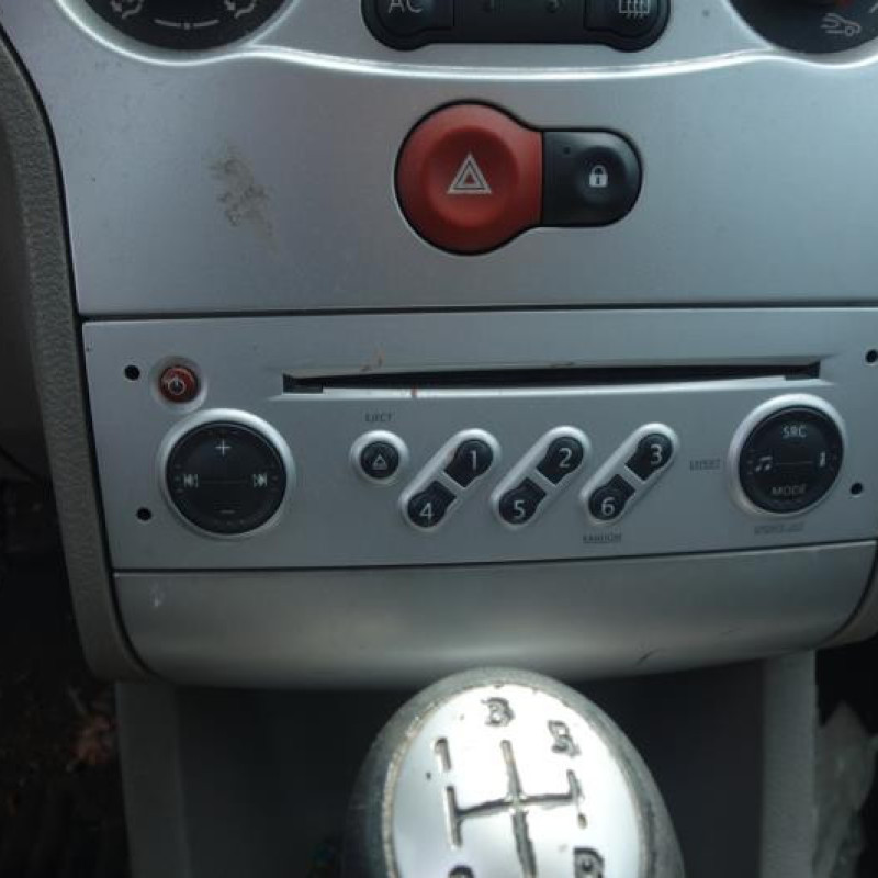 Trappe d'essence RENAULT MODUS Photo n°9