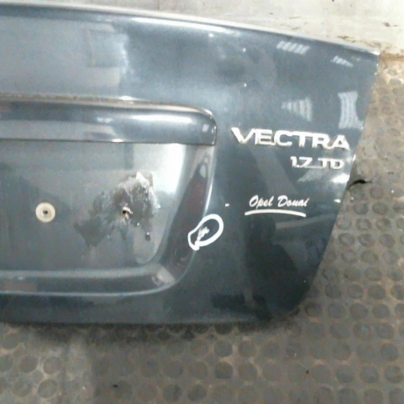 Malle/Hayon arriere OPEL VECTRA B Photo n°2