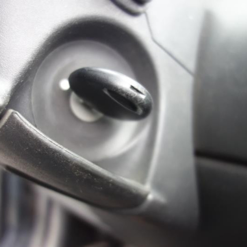 Interrupteur de leve vitre avant droit OPEL CORSA C Photo n°10