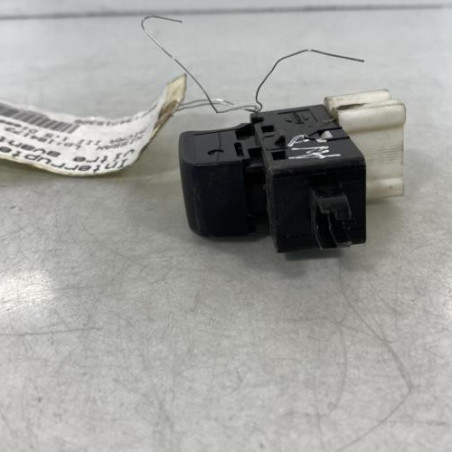 Interrupteur de leve vitre avant droit NISSAN MICRA 3