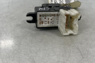Interrupteur de leve vitre avant droit NISSAN MICRA 3