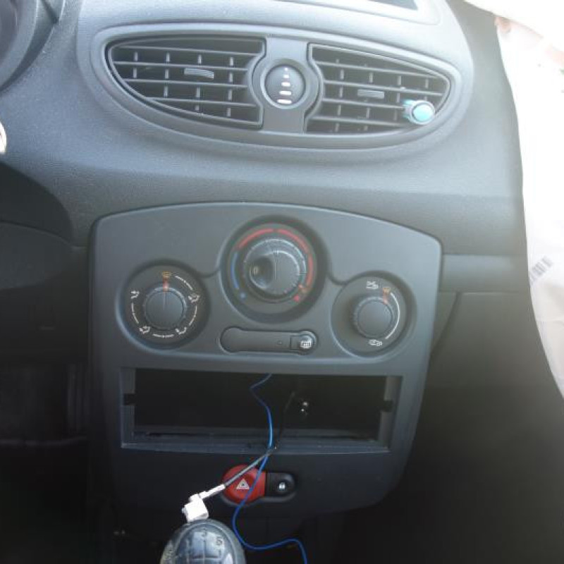Ceinture arriere gauche RENAULT CLIO 3 Photo n°9