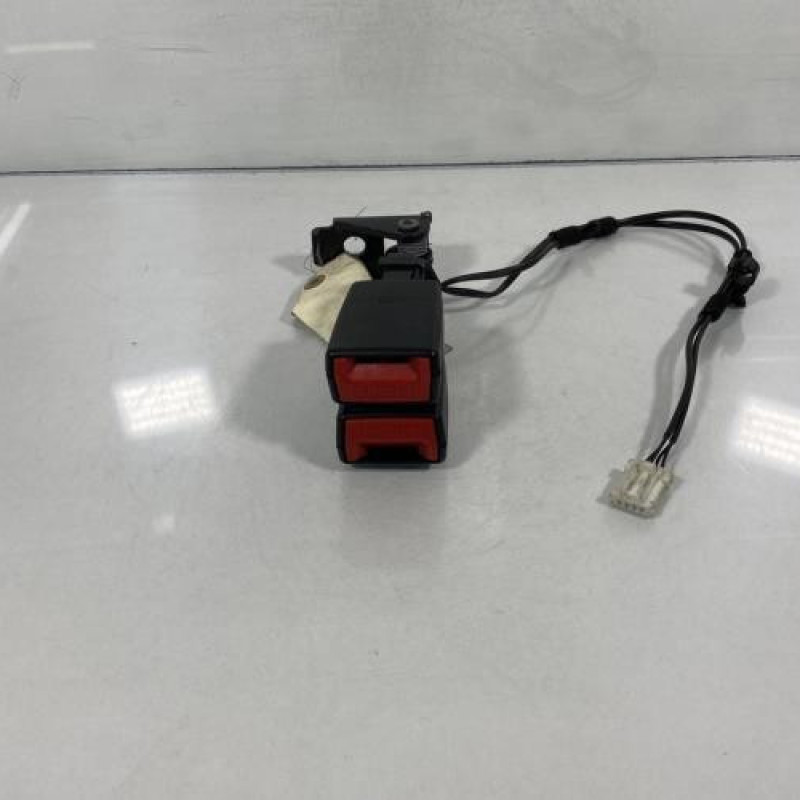 Attache ceinture arriere gauche CITROEN C5 2 Photo n°1