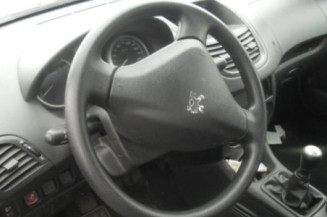 Attache ceinture arriere gauche PEUGEOT 206+