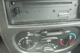 Attache ceinture arriere gauche PEUGEOT 206+