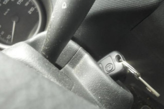 Attache ceinture arriere gauche PEUGEOT 206+